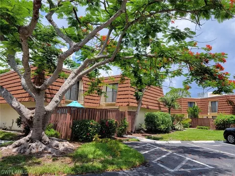 5207 Cedarbend Dr #3, Fort Myers, FL 33919