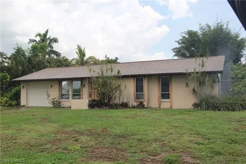 3525 SE 10th Pl, Cape Coral, FL 33904
