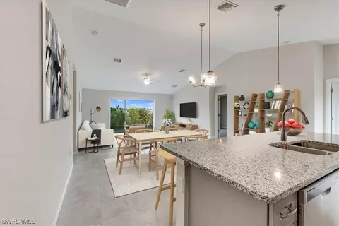 1817 NW 20th Ter, Cape Coral, FL 33993