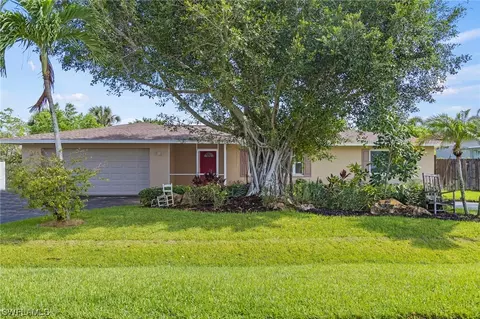 59 Wickliffe Dr, Naples, FL 34110