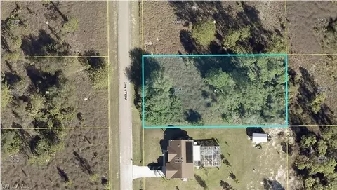 1910 Wells Ave, Lehigh Acres, FL 33972