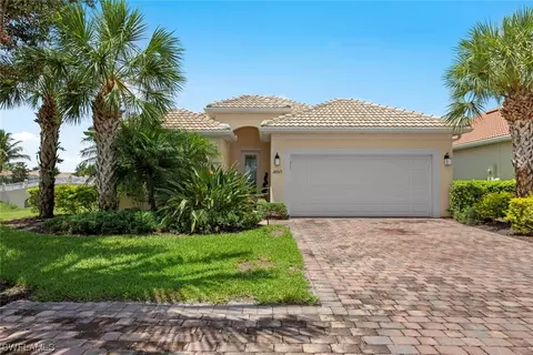 28071 Pisces Ln, Bonita Springs, FL 34135
