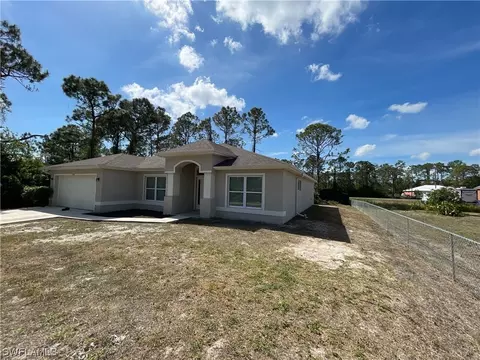 2807 2nd St SW, Lehigh Acres, FL 33976