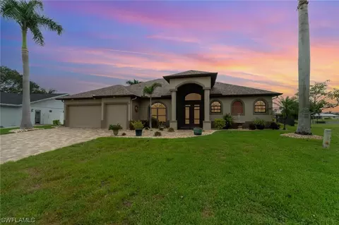 2033 SE 7th St, Cape Coral, FL 33990