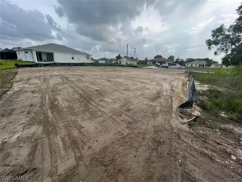 139 SW 10th Ave, Cape Coral, FL 33991