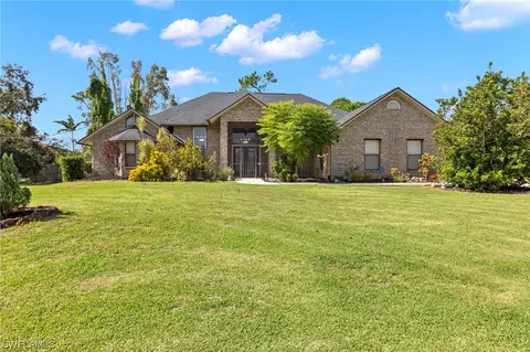 6390 Mark Ln, Fort Myers, FL 33966