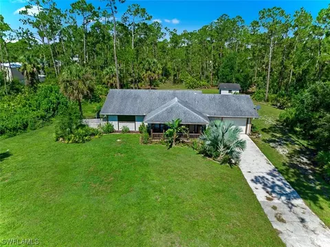 821 Canton Ave, Lehigh Acres, FL 33972