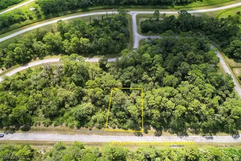 427 Skipper Ter, Labelle, FL 33935