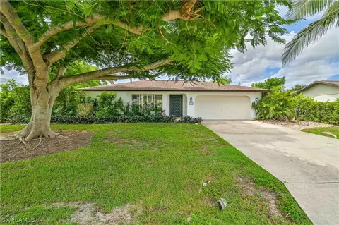 924 SE 23rd Ter, Cape Coral, FL 33990