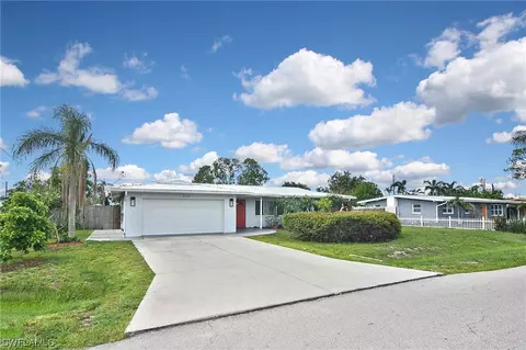 2324 Ephraim Ave, Fort Myers, FL 33907