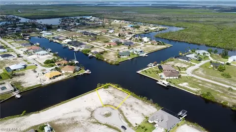 1418 NW 40th Pl, Cape Coral, FL 33993