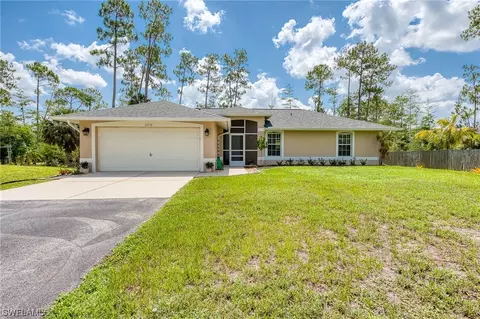 2270 Robin Dr, Naples, FL 34117