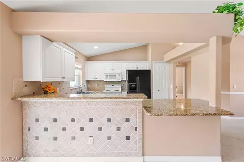 2270 Robin Dr, Naples, FL 34117 photo 10