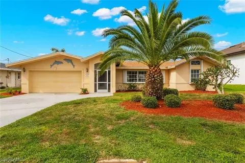 913 Dolphin Dr S, Cape Coral, FL 33904