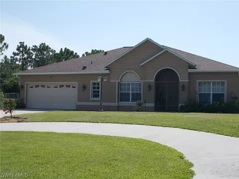 916 Calvin Ave, Lehigh Acres, FL 33972