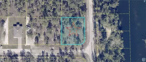 300 Murphy Ave, Lehigh Acres, FL 33972
