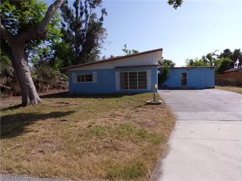 164 Tradewinds Dr NW, Port Charlotte, FL 33952