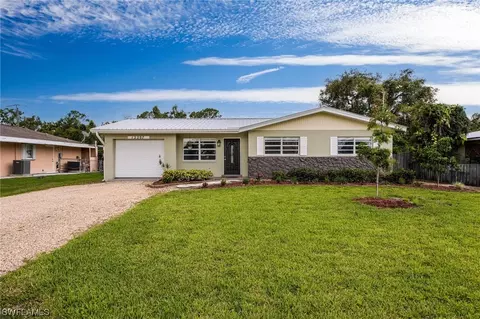 12207 De Moya Dr, Fort Myers, FL 33905