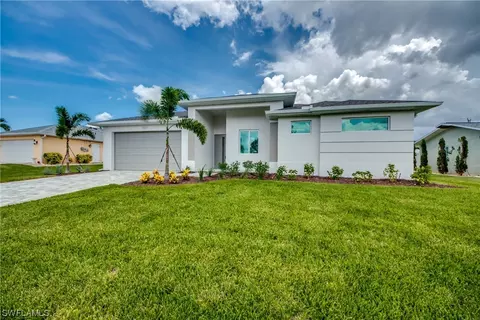 1423 SW 38th Ter, Cape Coral, FL 33914
