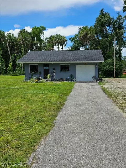 183 W Mariana Ave, North Fort Myers, FL 33903