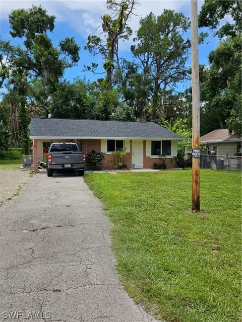 185 W Mariana Ave, North Fort Myers, FL 33903