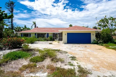 313 Palm Lake Dr, Sanibel, FL 33957