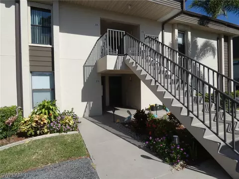 5785 Trailwinds Dr #215, Fort Myers, FL 33907