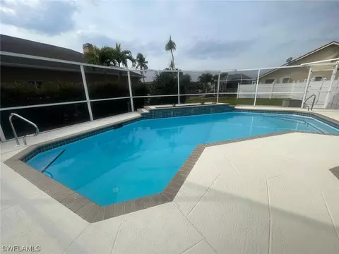 428 SE 12th Ct, Cape Coral, FL 33990