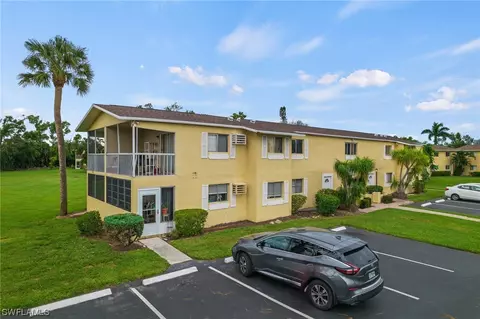 8156 Country Rd #104, Fort Myers, FL 33919