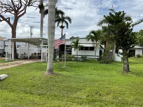 13171 Point Breeze Dr, Fort Myers, FL 33908