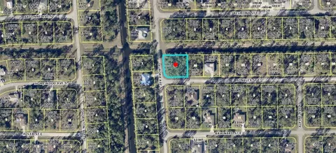 913 Binkley St E, Lehigh Acres, FL 33974