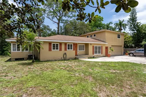 10190194 Kentucky St, Bonita Springs, FL 34135