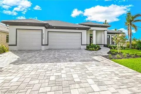 2725 SW 35th Ln, Cape Coral, FL 33914