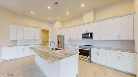 2809 NW 41st Ave, Cape Coral, FL 33993