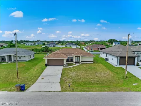 2517 43rd St SW, Lehigh Acres, FL 33976