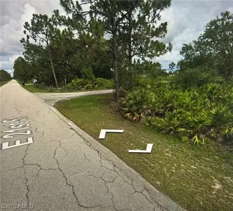3901 E 21st St, Alva, FL 33920 photo 1