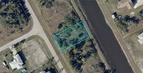 369 Paulcrest Ave, Lehigh Acres, FL 33974