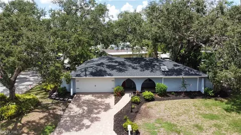 4691 Mi Casa Ct, Fort Myers, FL 33901