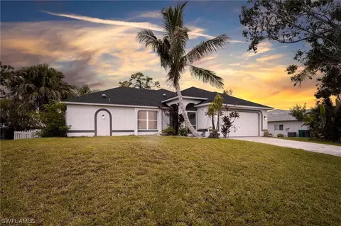 812 SW 13th Ave, Cape Coral, FL 33991