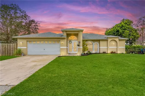 6840 Dabney St, Fort Myers, FL 33966