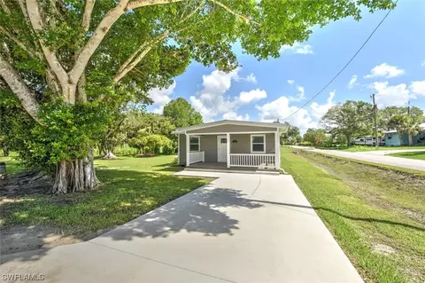 212 Fort Thompson Ave, Labelle, FL 33935