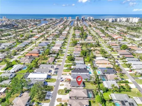 863 108th Ave N, Naples, FL 34108