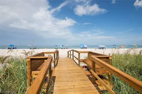 40 Seagate Dr #802-A, Naples, FL 34103 photo 4