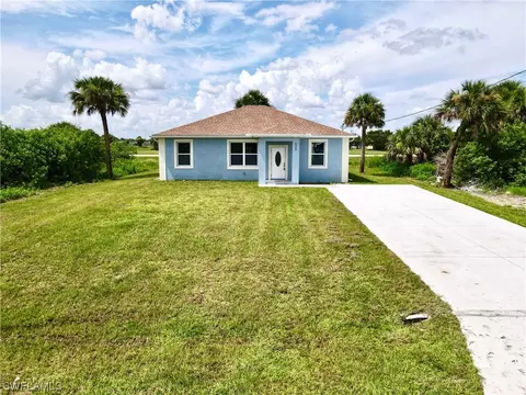 8045 Sherwood Cir, Labelle, FL 33935