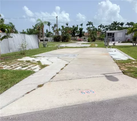 19681 Summerlin Apt 685 Rd, Fort Myers, FL 33908