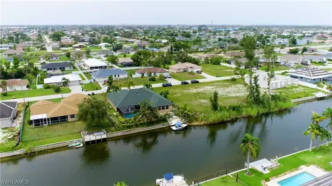 317 SW 15th Ter, Cape Coral, FL 33991