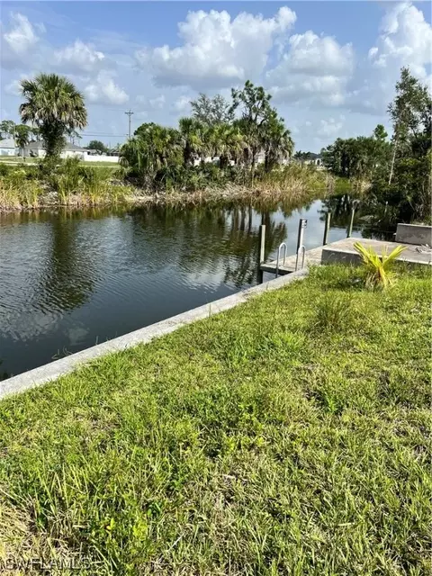 3318 NE 13th Pl, Cape Coral, FL 33909