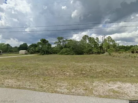 2019 NE 28th St, Cape Coral, FL 33909