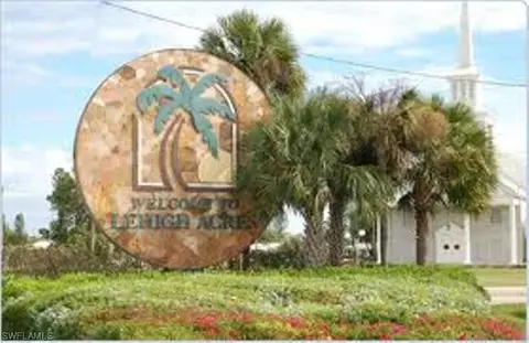 834 Duplex St E, Lehigh Acres, FL 33974 photo 5