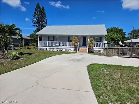 27506 Los Amigos Ln, Bonita Springs, FL 34135